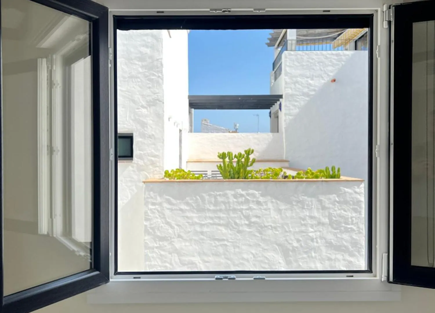 Jardines Del Puerto Apartment For Up To 6, Totally Refurbished 2025, Gardens, Pools, Garage, Wifi Marbella 0*,  Spain