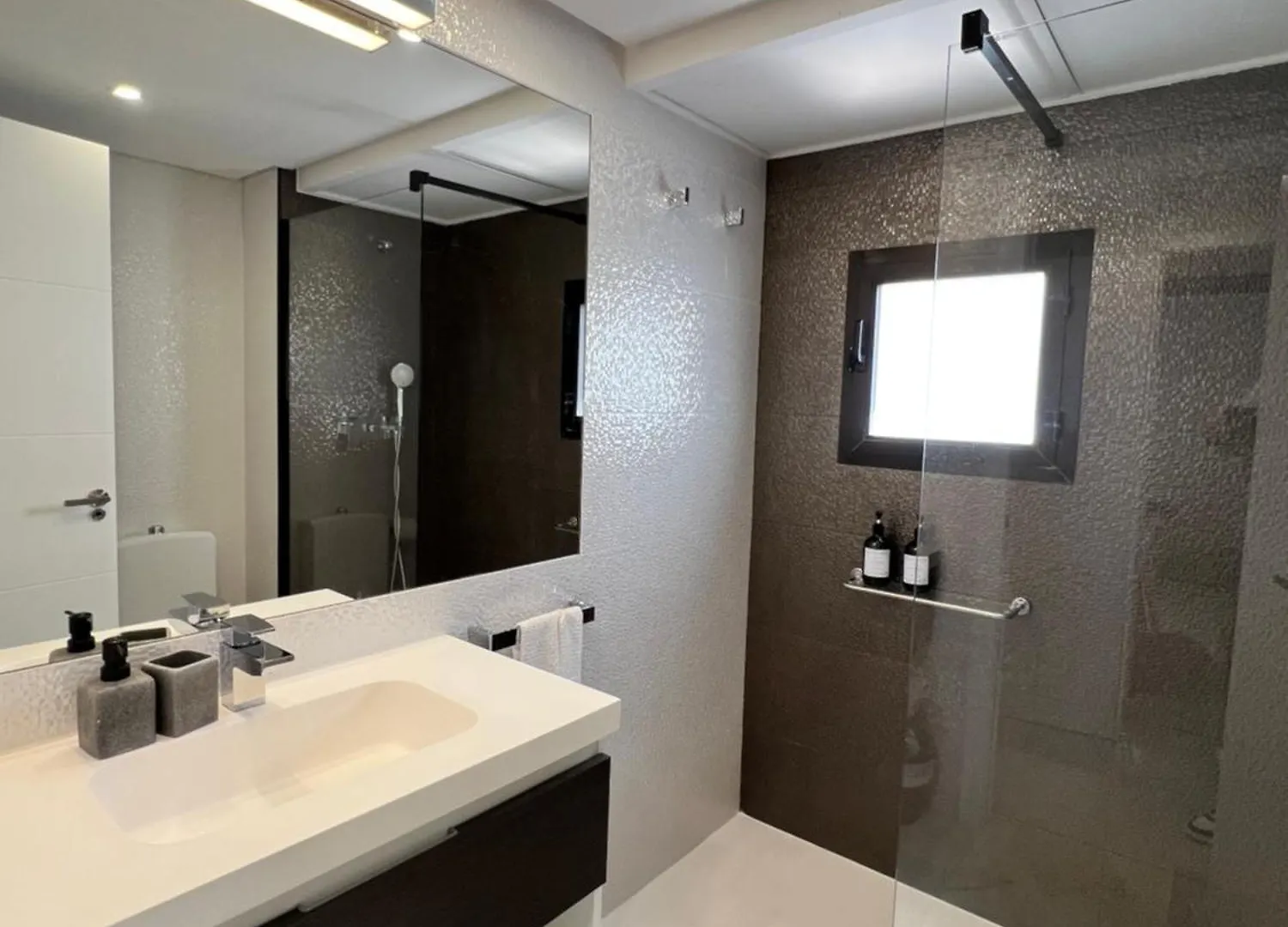 Jardines Del Puerto Apartment For Up To 6, Totally Refurbished 2025, Gardens, Pools, Garage, Wifi Marbella
