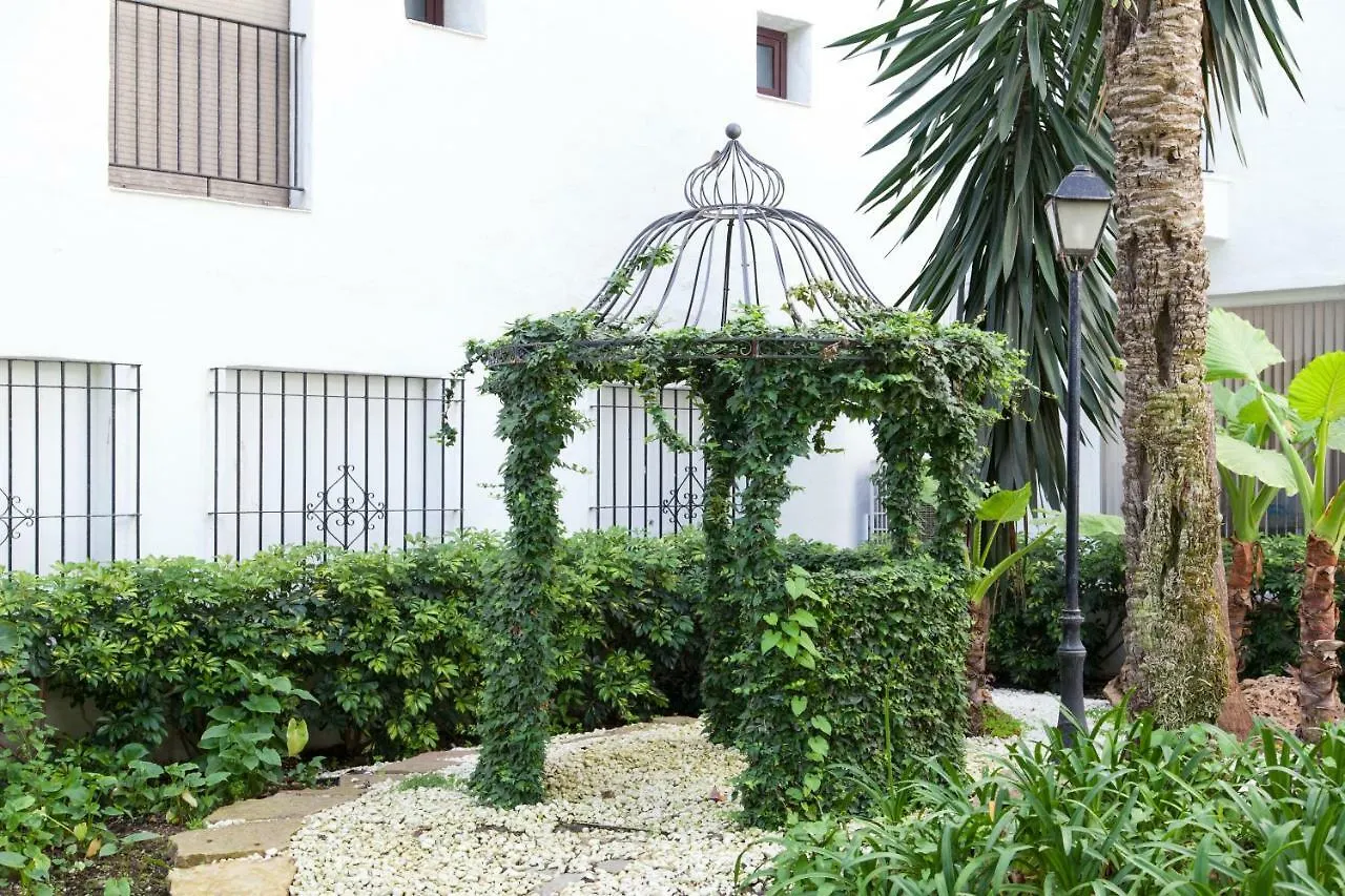 מארבלה Jardines Del Puerto Apartment For Up To 6, Totally Refurbished 2025, Gardens, Pools, Garage, Wifi