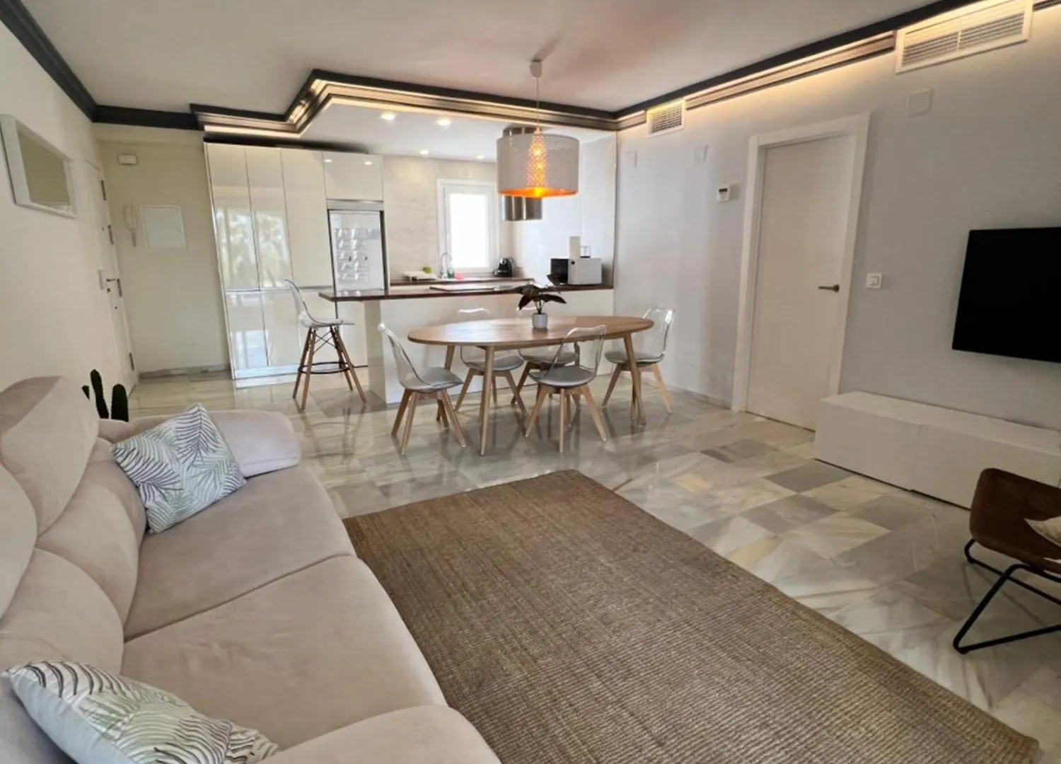 Puerto Banus. Urb Jardines del Puerto. Apartment for up to 6 Marbella 0*,